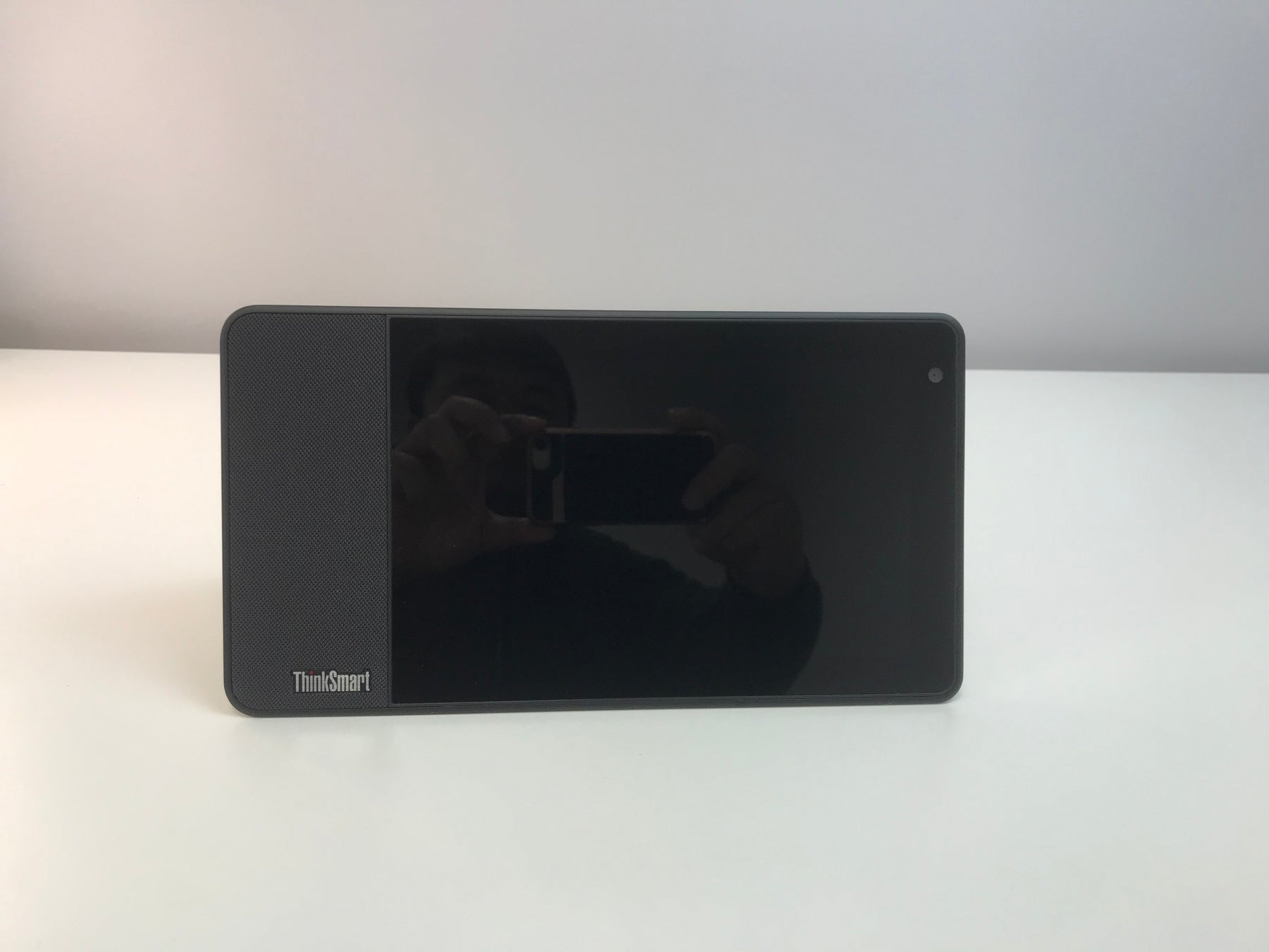 Lenovo ThinkSmart View ZA690000US Video Conference Tablet