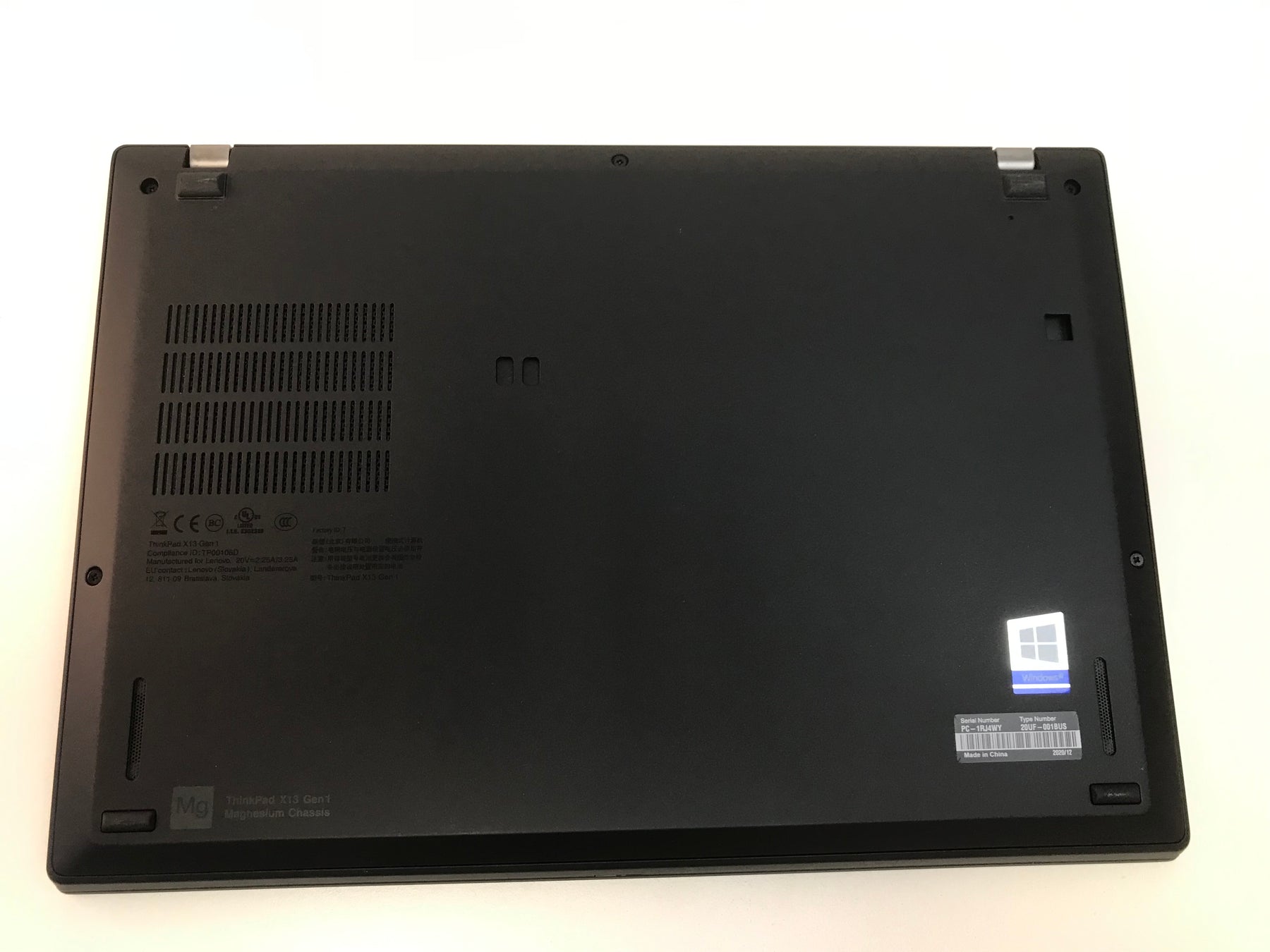 Lenovo ThinkPad X13 G1 20UF001BUS 13.3" AMD Notebook - R7 - 16GB RAM - 512GB SSD